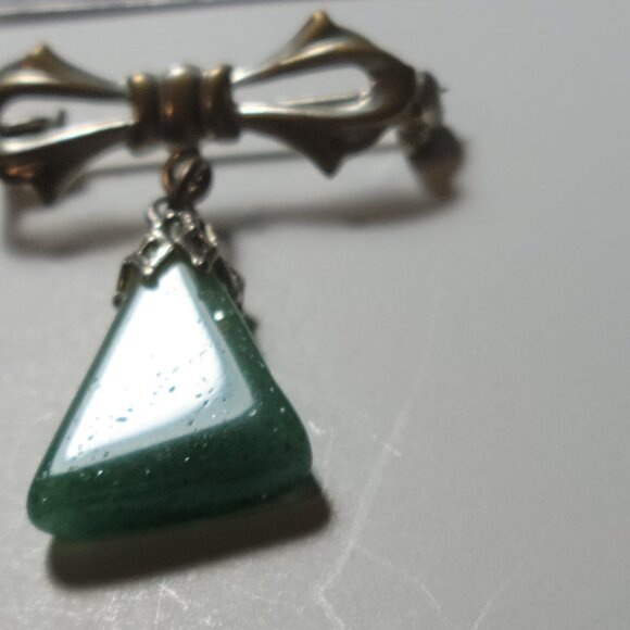 May Birthstone Aventurine Chard Gemstone Brooch with cute Bow Friendship gift - Picture 2 of 9